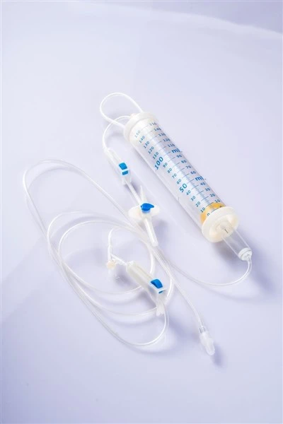 IV -Infusion mit Burette 100 ml 150 ml